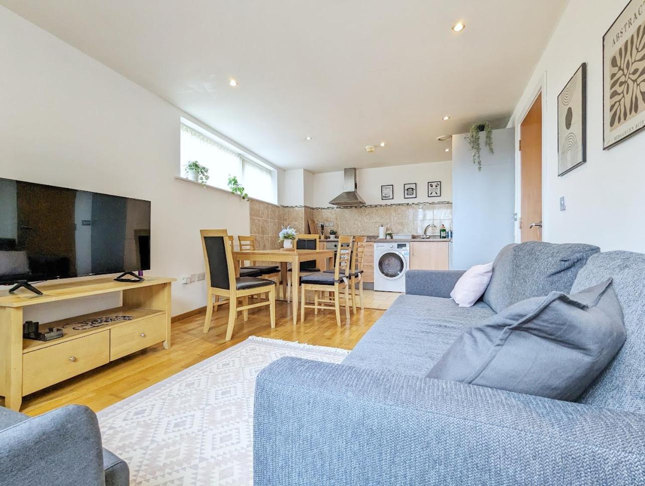 Guest Room In City Centre Near Key Attractions Liverpool Exterior photo