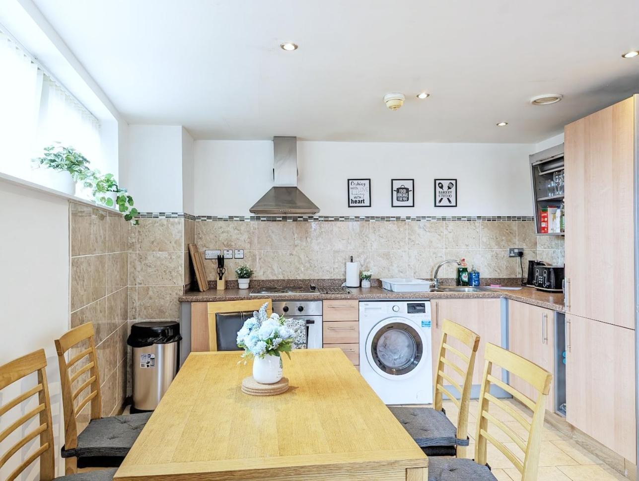 Guest Room In City Centre Near Key Attractions Liverpool Exterior photo