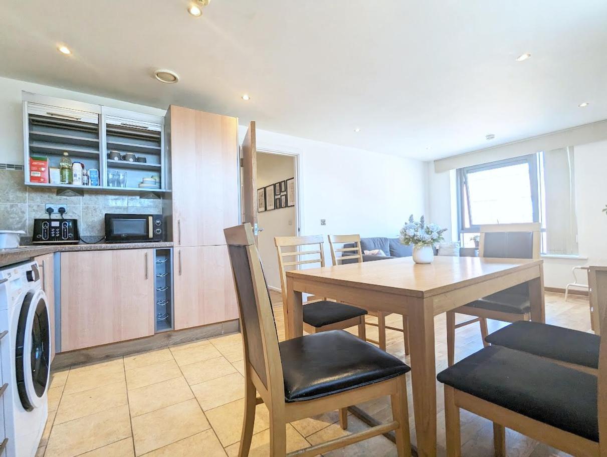Guest Room In City Centre Near Key Attractions Liverpool Exterior photo